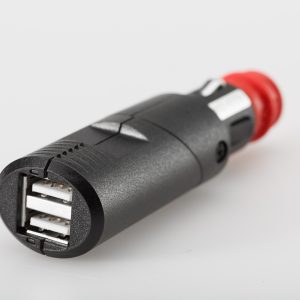 USB-Doppel-Ladebuchse mit Universalstecker