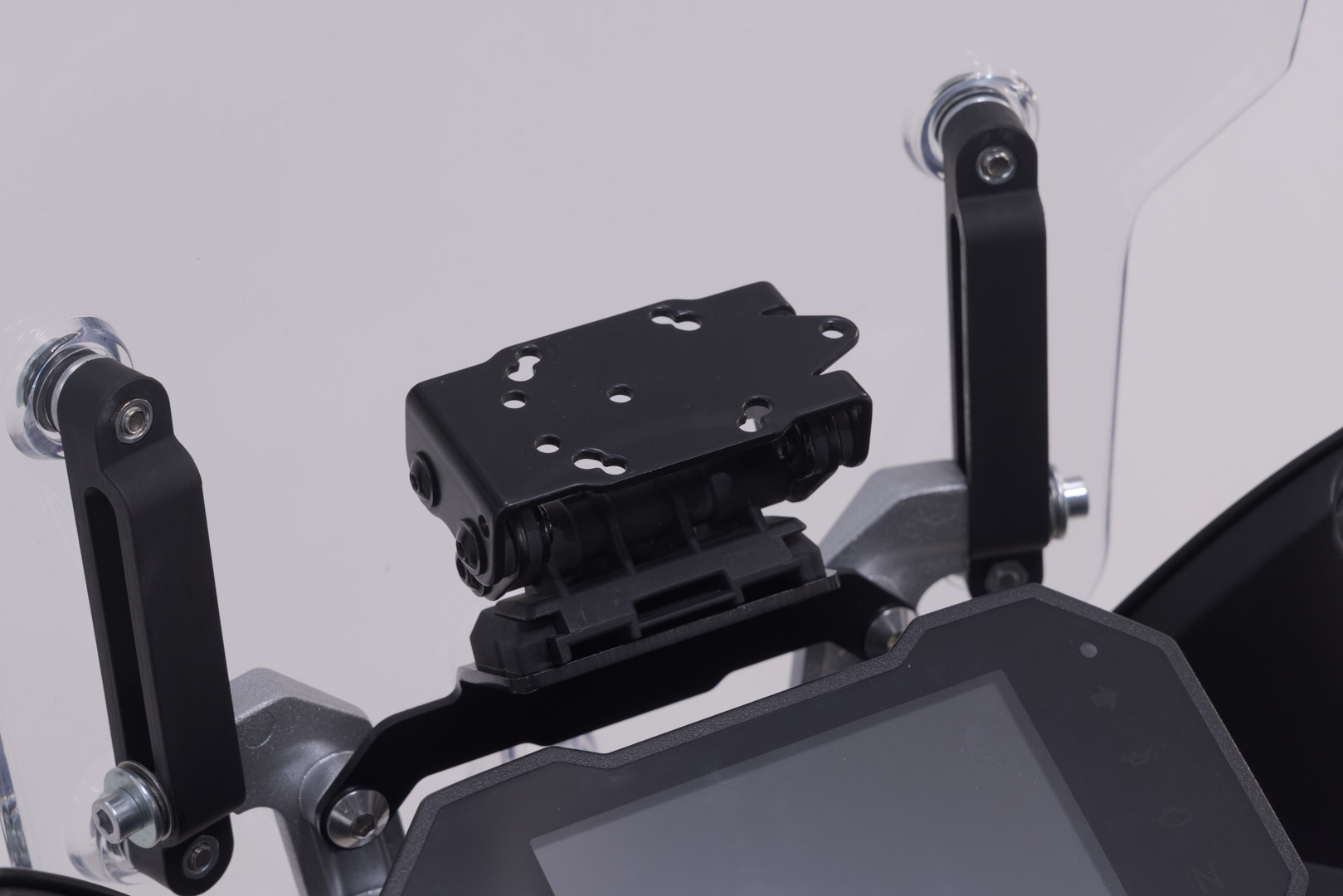 Navi-Halter im Cockpit