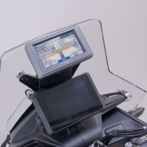 Navi-Halter im Cockpit