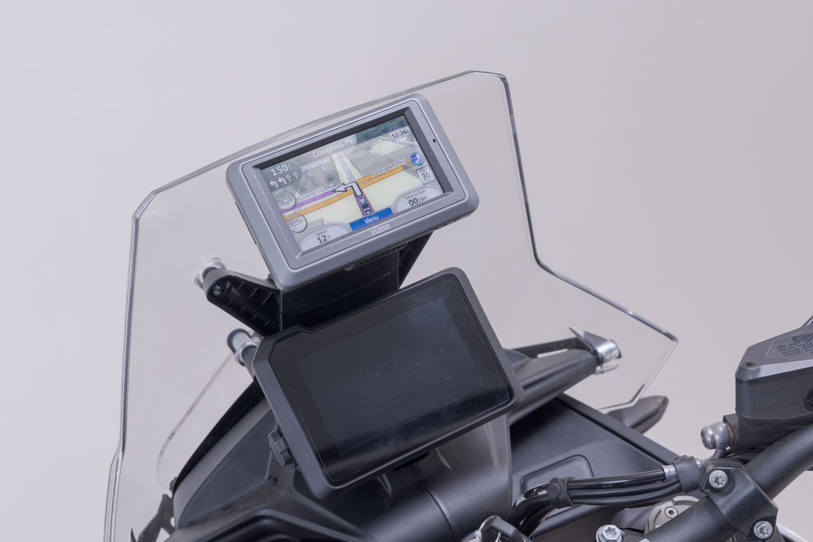 Navi-Halter im Cockpit