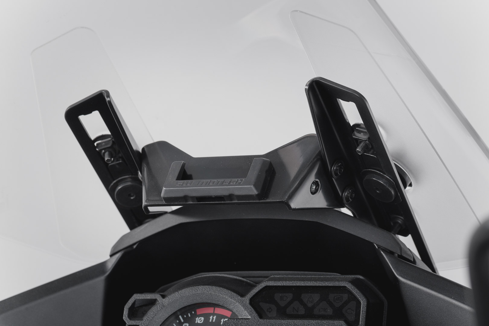 Navi-Halter im Cockpit – Bild 2