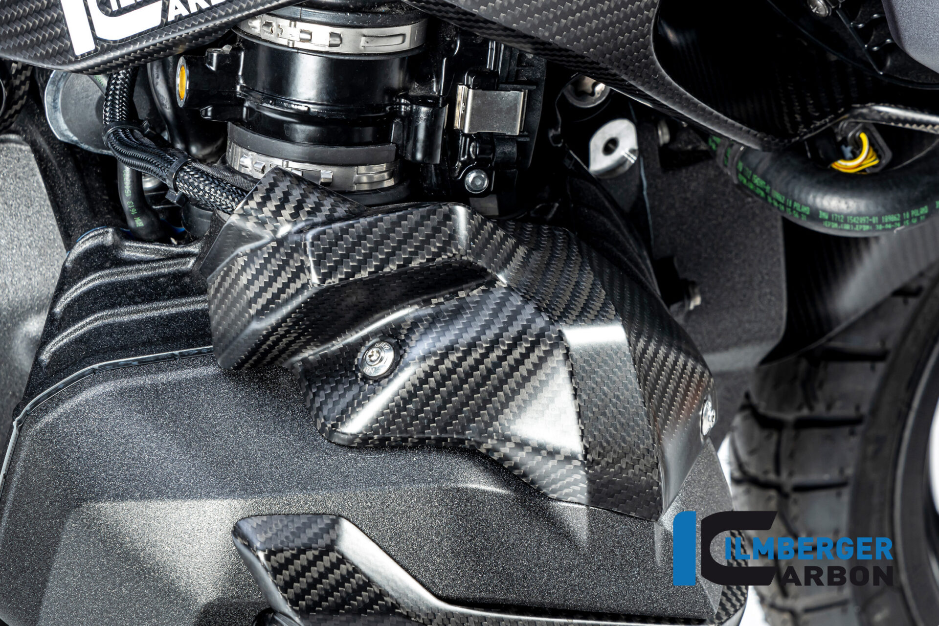 Einspritzdüsen Abdeckung rechts matt BMW R 1300 GS ab 2023 BMW R 1300 GS (ab 2023) Carbon – Bild 2