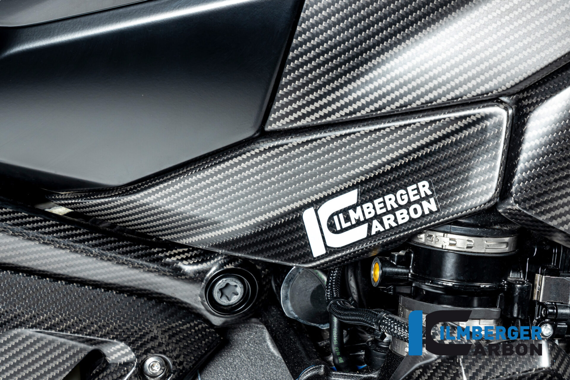 Tankabdeckung unten rechts matt BMW R 1300 GS ab 2023 BMW R 1300 GS (ab 2023) Carbon