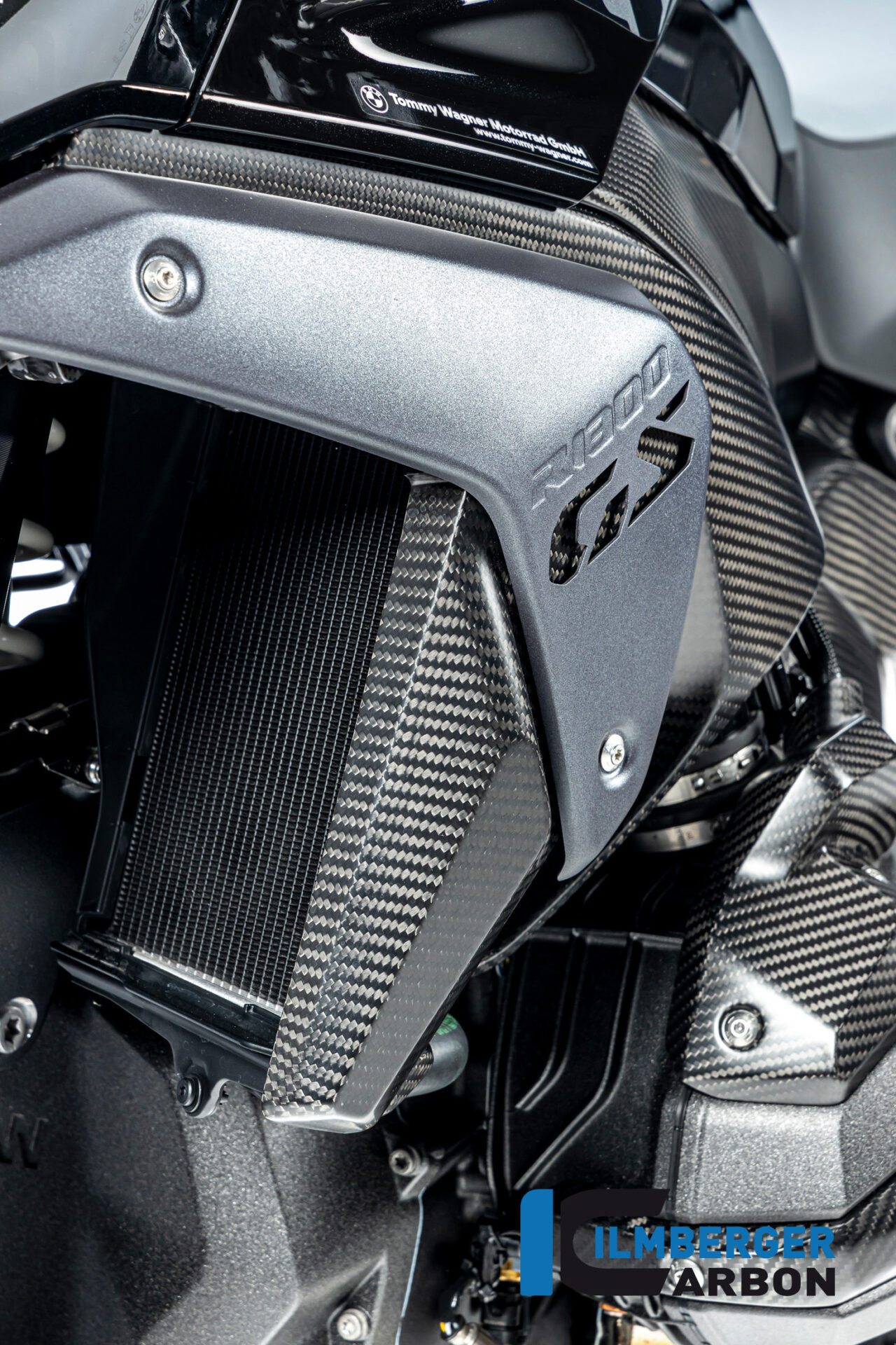 Luftauslassverkleidung links matt BMW R 1300 GS ab 2023 BMW R 1300 GS (ab 2023) Carbon – Bild 4