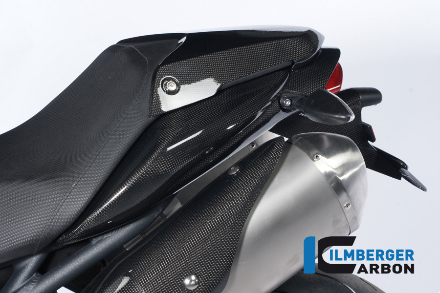 Seitendeckel unterm Sitz links Carbon TRIUMPH Speed Triple (2011) – Bild 3